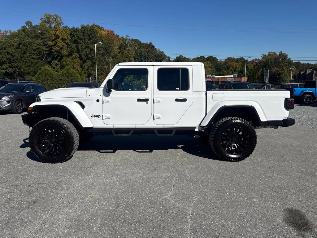 Used 2025 White Jeep Sport S image 2