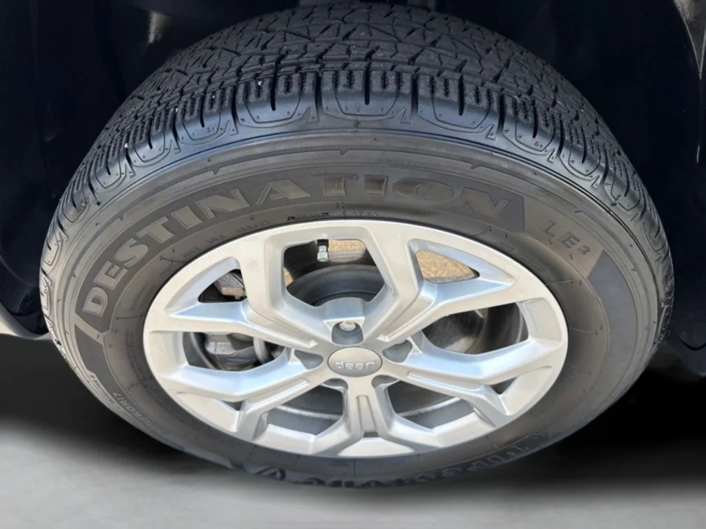 Used 2024 Baltic Gray Metallic Clearcoat Jeep Sport image 34