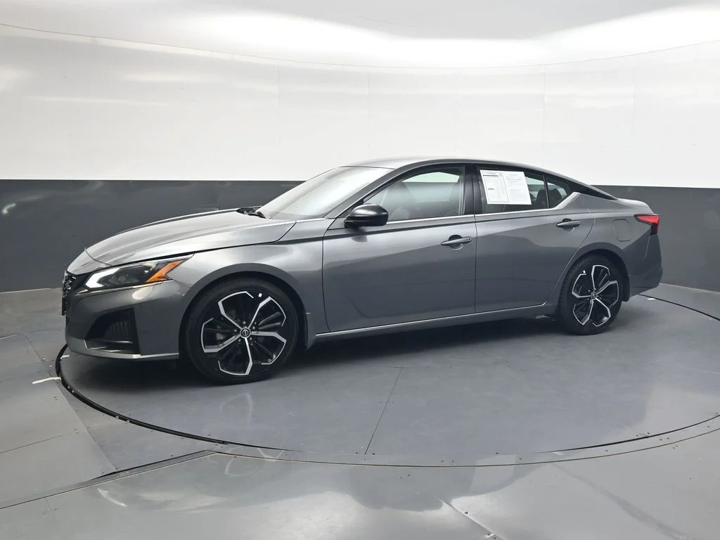 Used 2025 Gray Nissan 2.5 SR image 11