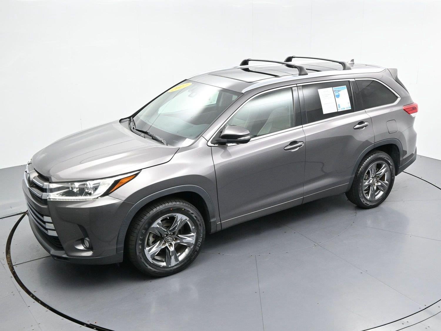 Used 2017 Predawn Gray Mica Toyota Limited image 39