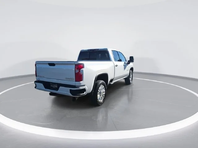 Used 2023 Beige Chevrolet High Country image 8