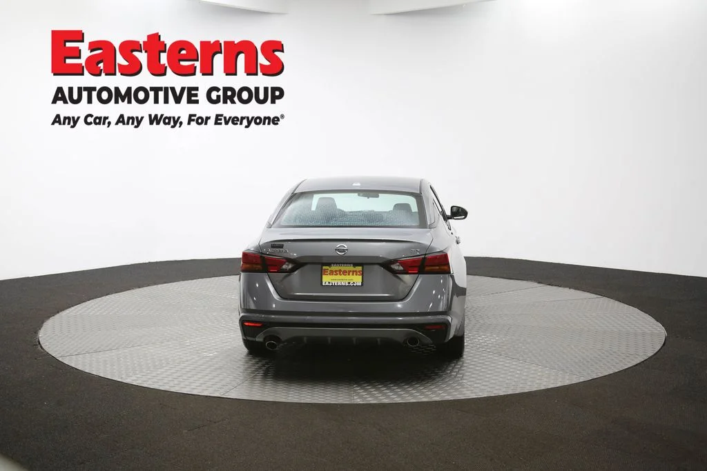 Used 2022 Gray Nissan 2.5 SR image 33