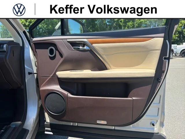 Used 2017  Lexus 350 image 27