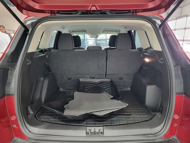 Used 2018 Red Ford SE image 34