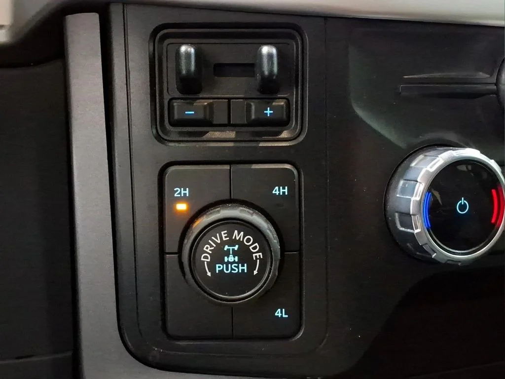 Certified Used 2022 Silver Ford XLT image 10