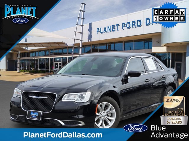 2022 Chrysler 300 Touring