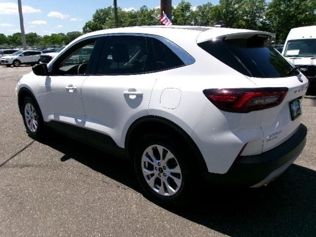 Certified Used 2023 Oxford White Ford Active image 8