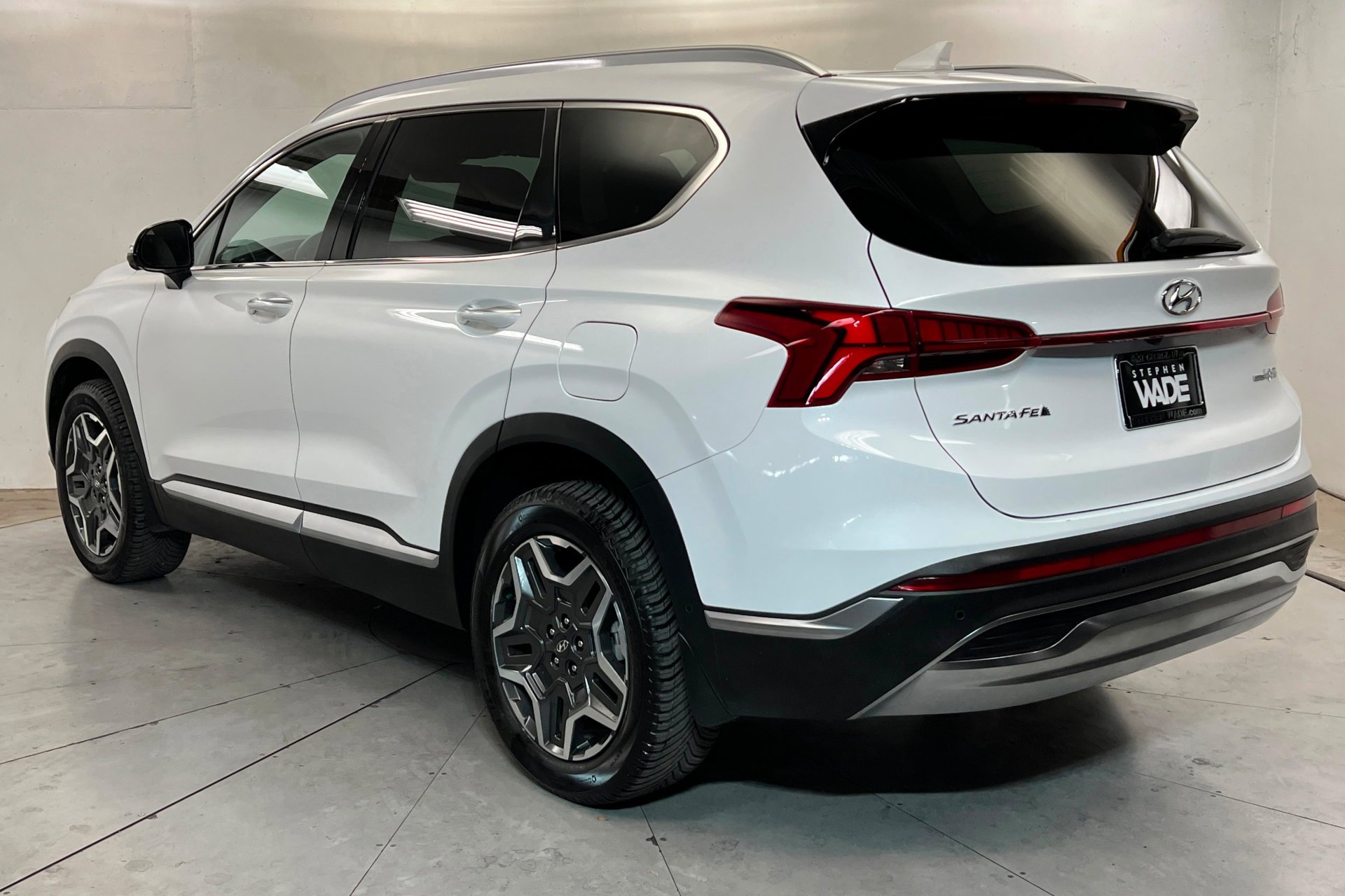 Used 2022 Quartz White Hyundai Limited image 3