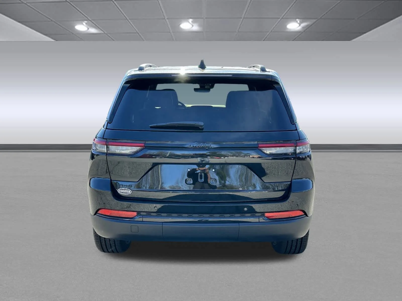 New 2025 Diamond Black Crystal Pearlcoat Jeep Altitude X image 6