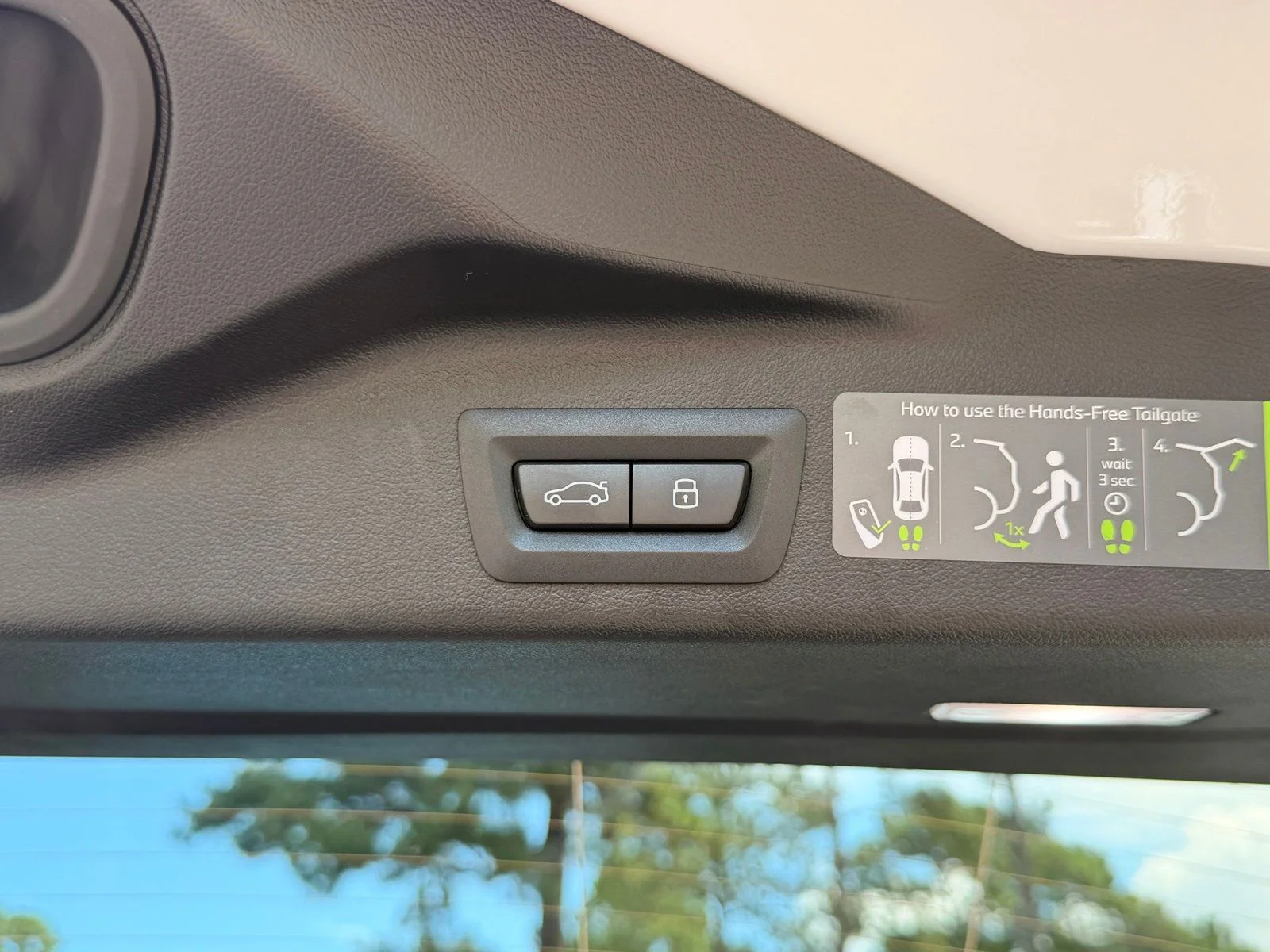 New 2026 Mineral White Metallic BMW xDrive40i image 20
