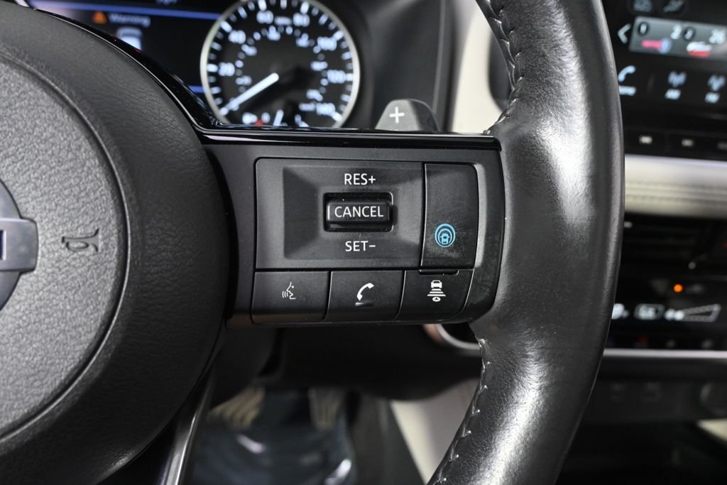Used 2021 Pearl White Nissan SL image 33
