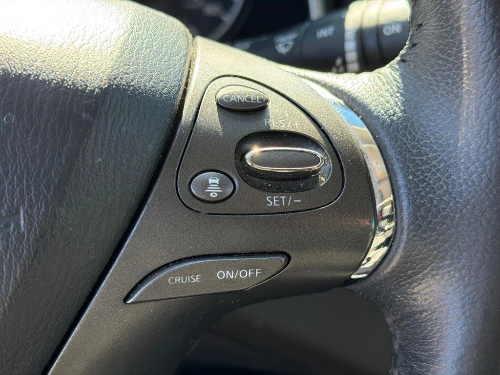Used 2022 Gray Nissan SV image 25
