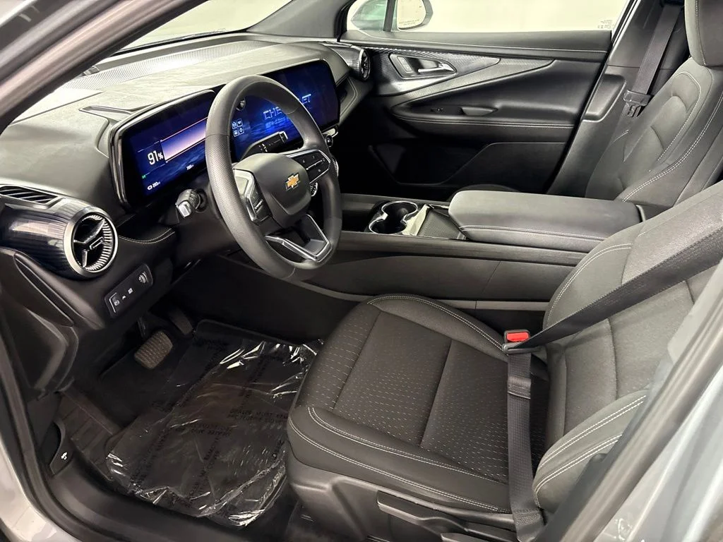 Used 2025 Gray Chevrolet LT image 30