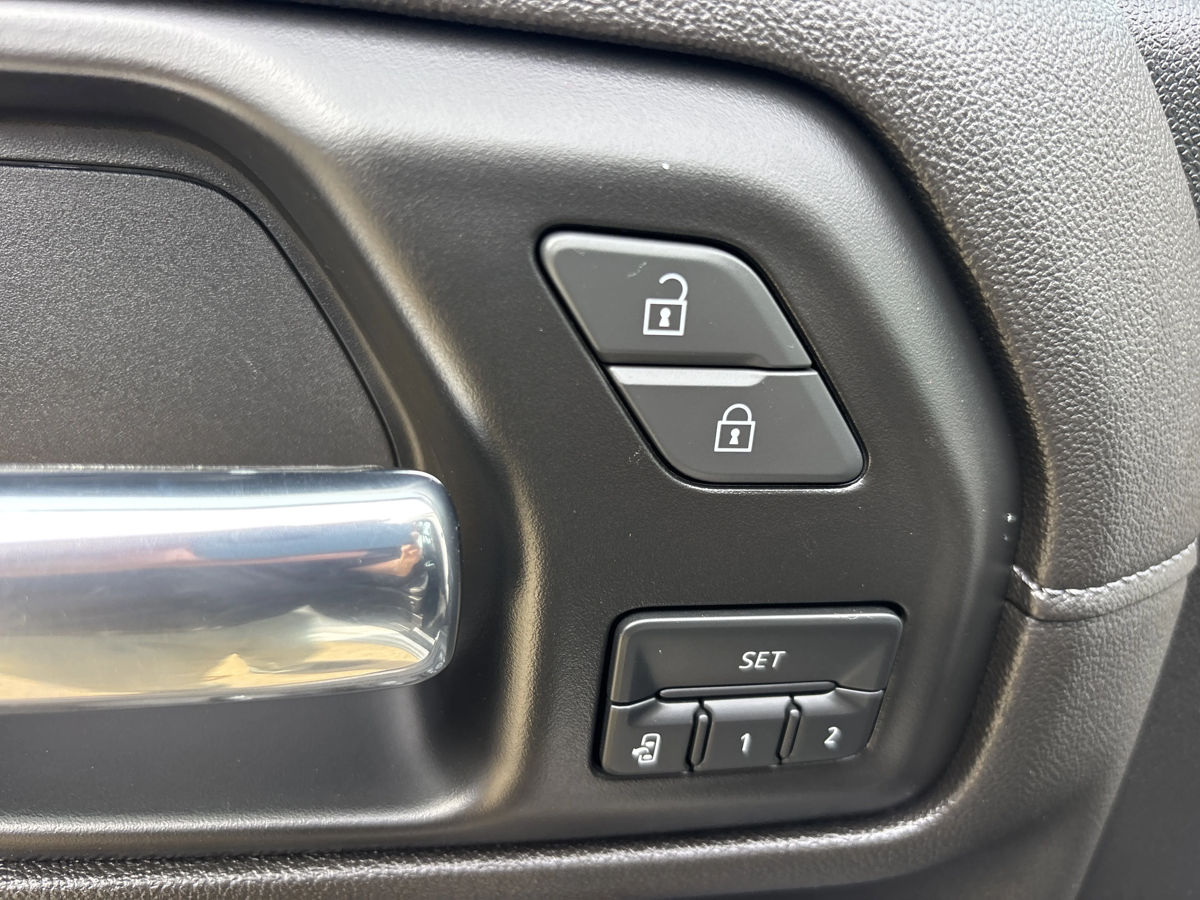 Used 2022 Summit White Chevrolet LTZ 4WD image 26