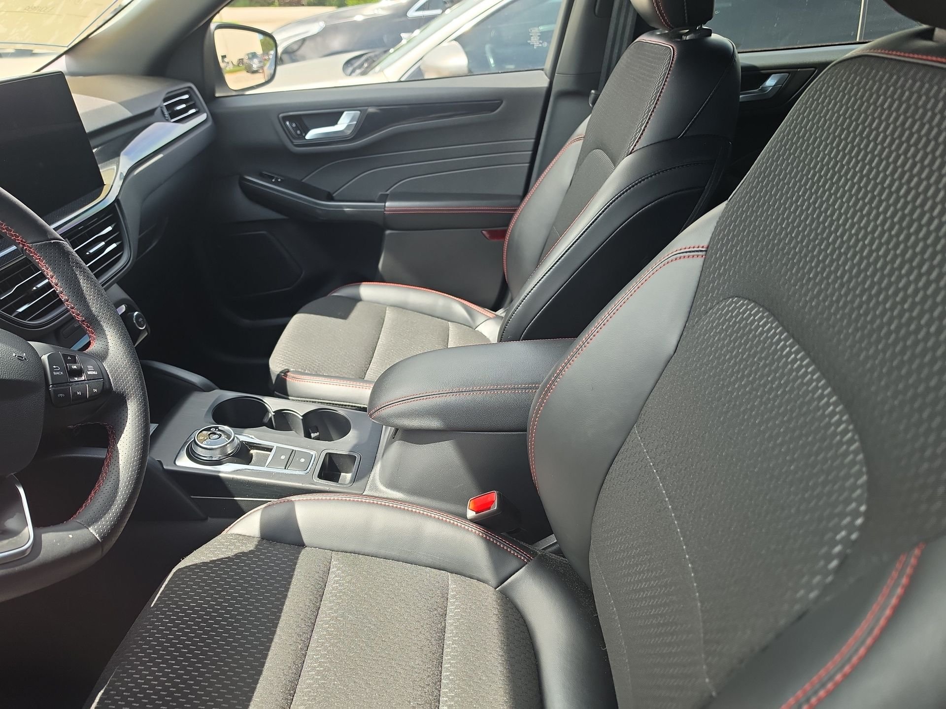 2025 Ford Escape Hybrid ST-Line - Photo 11