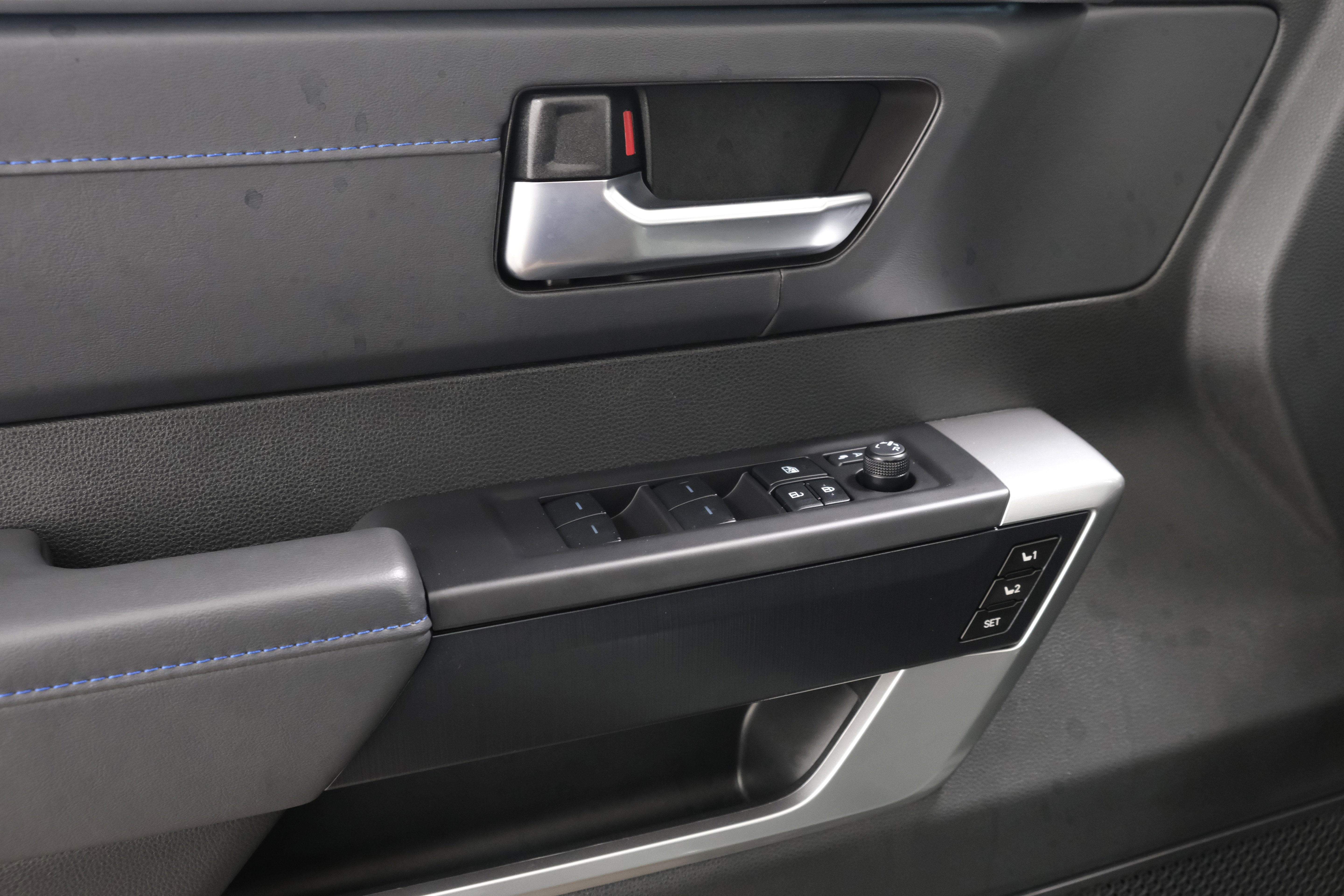 2025 Toyota Tundra Platinum - Photo 30