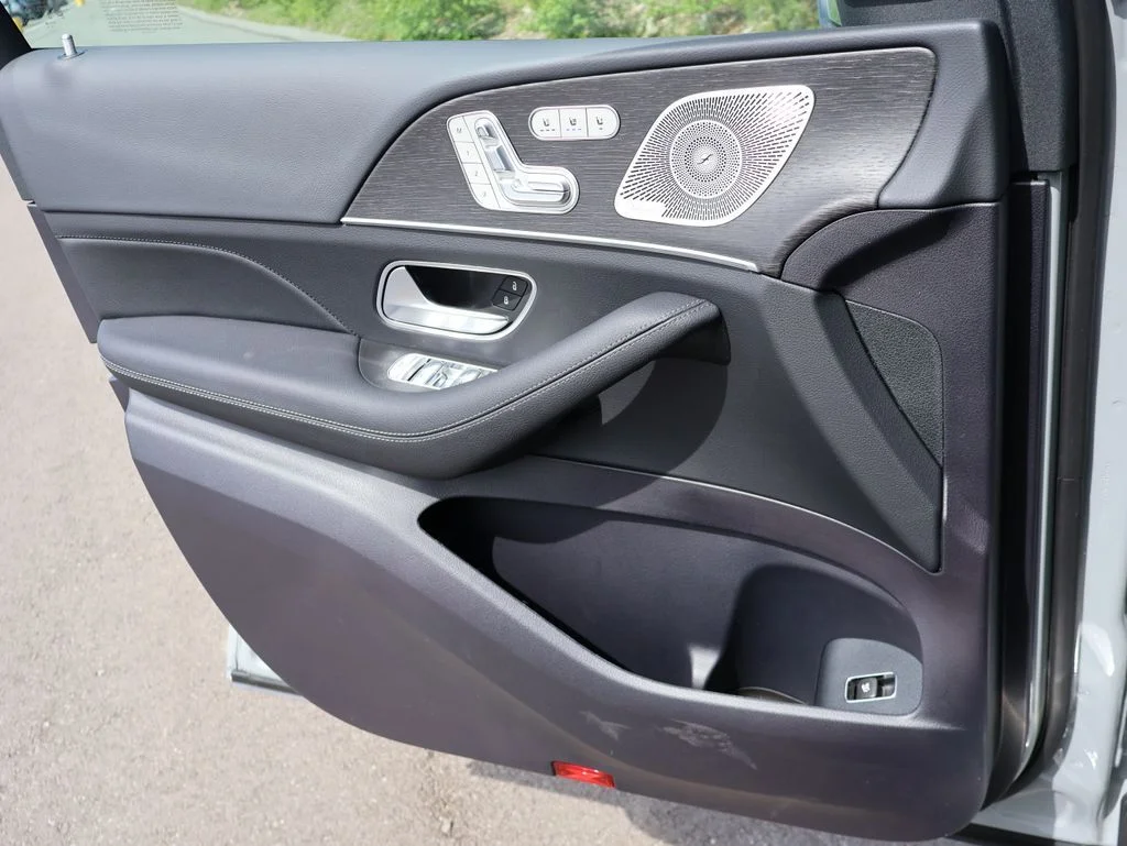 New 2026 MANUFAKTUR Alpine Grey Mercedes-Benz GLS 450 image 37