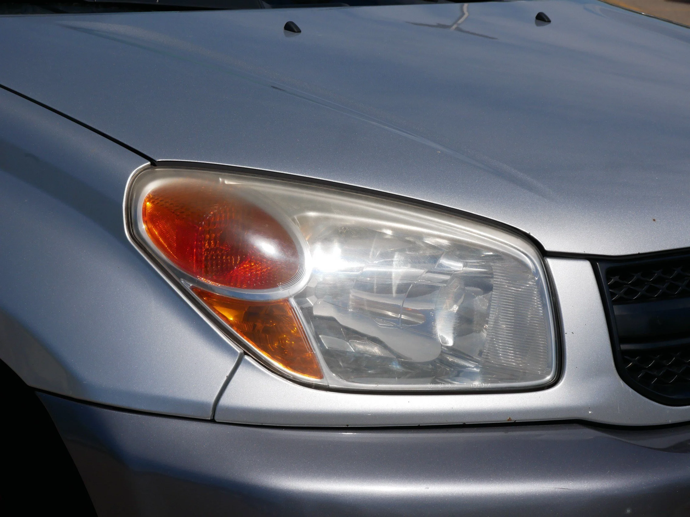 Used 2004 Titanium Metallic Toyota  image 16