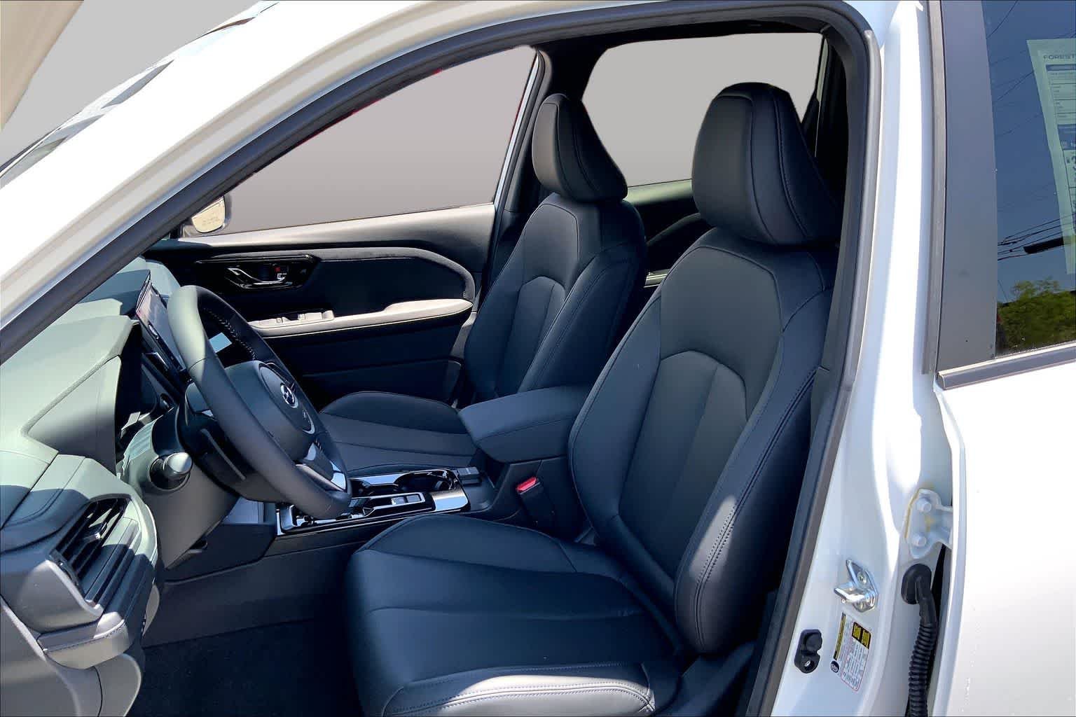 New 2026 CRYSTAL WHITE PEARL Subaru Limited Hybrid image 9