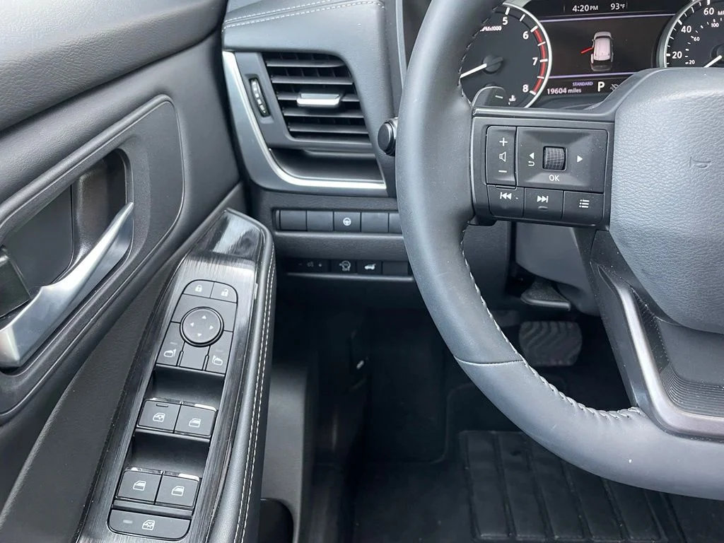 Used 2025 White Nissan SV image 12