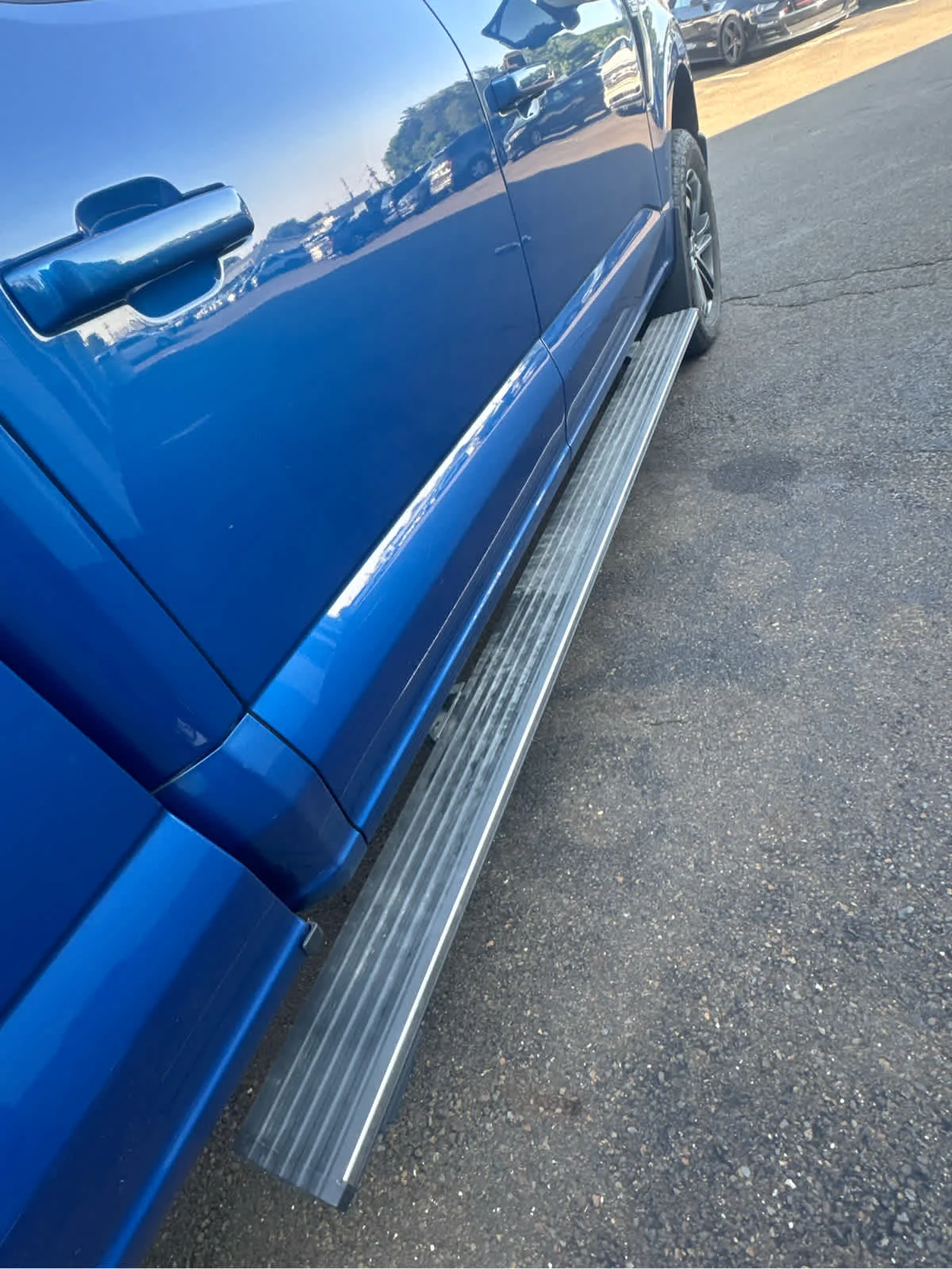 Used 2022 Atlas Blue Metallic Ford LARIAT image 11