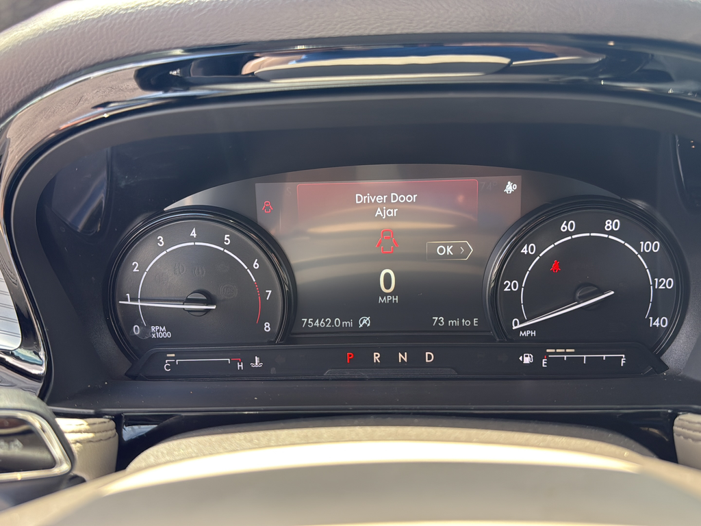 Used 2020 White Lincoln Standard image 17