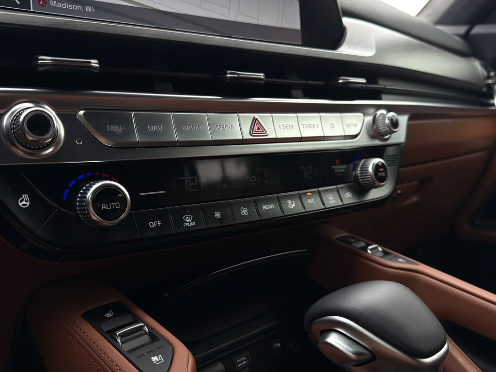 Certified Used 2024 Gravity Gray Kia SX-Prestige X-Line image 19