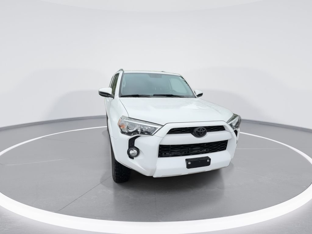 Used 2019 White Toyota SR5 image 3