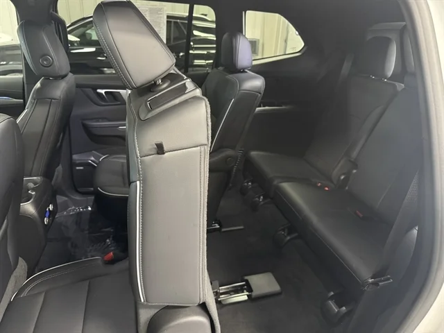 Used 2025 WHITE BUICK Preferred image 37
