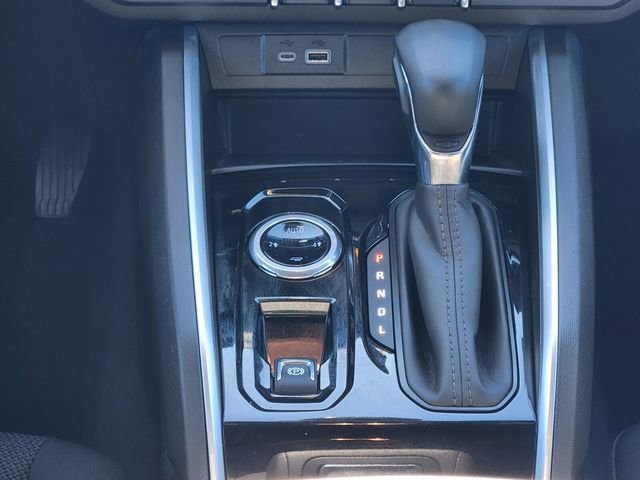 2026 Chevrolet Colorado LT - Photo 11