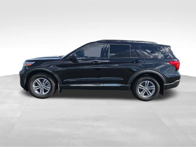 Used 2021 Black Ford XLT image 2