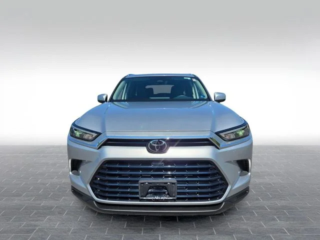 Used 2025 Silver Toyota XLE image 2