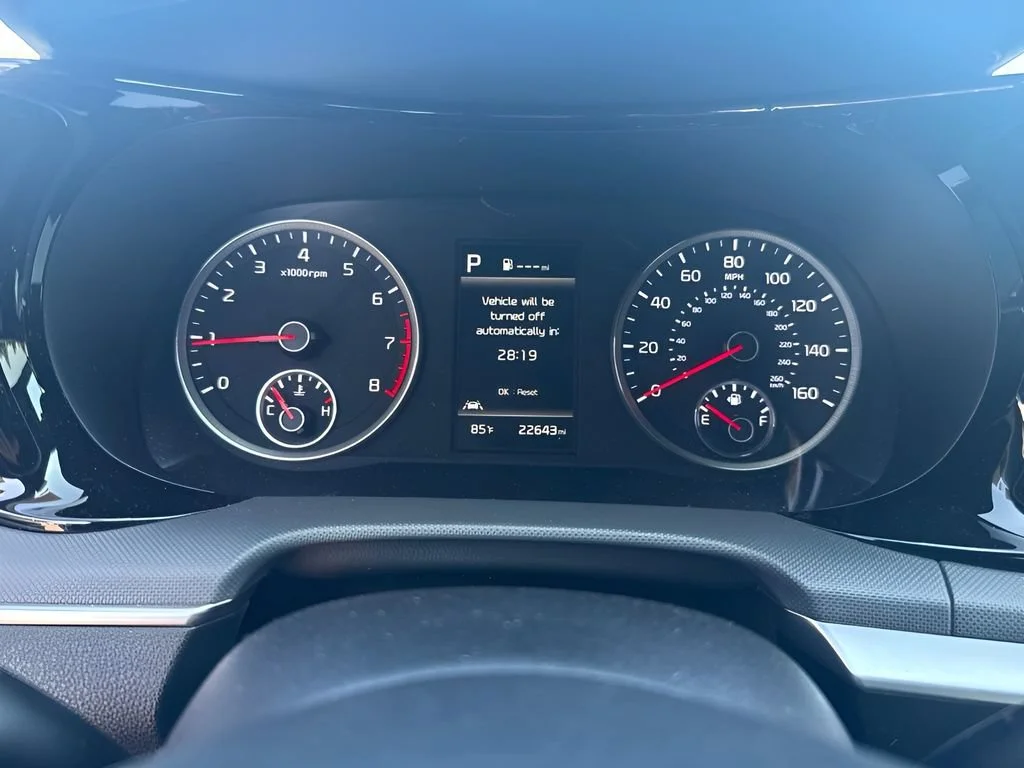 Used 2024 White Kia GT-Line image 14