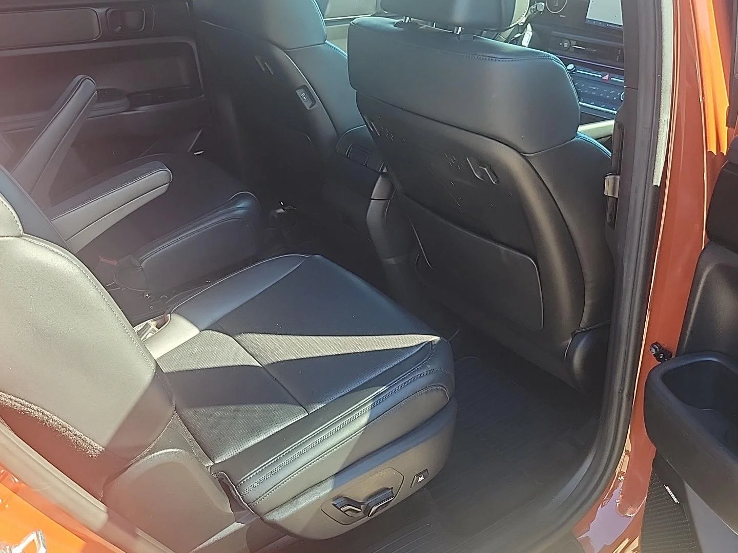 Used 2024 Terracotta Orange Hyundai Calligraphy image 18
