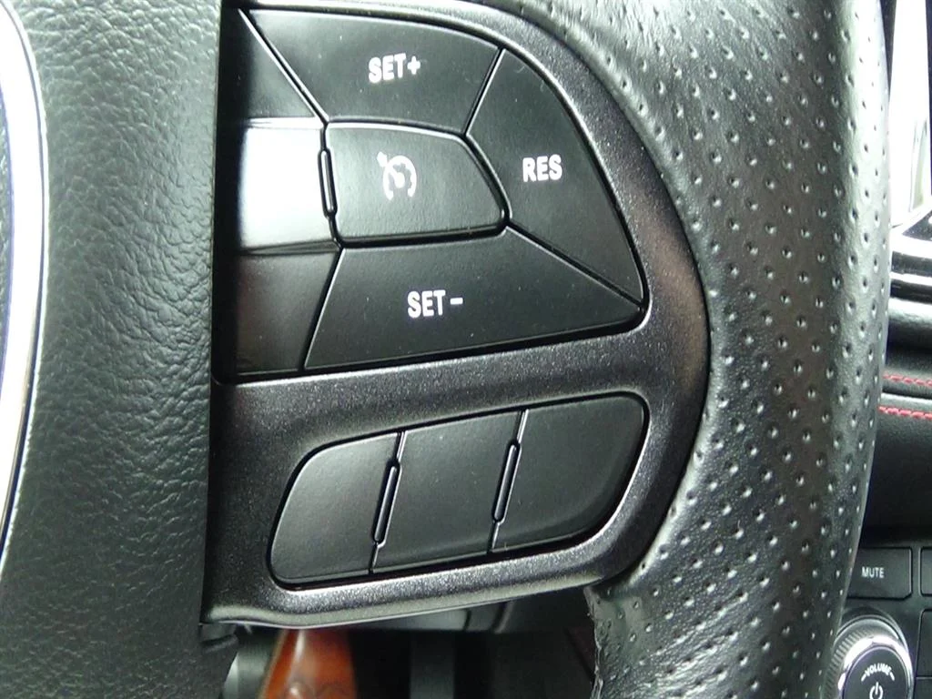 Certified Used 2024 Diamond Black Clear Coat (pxj) Dodge GT image 22