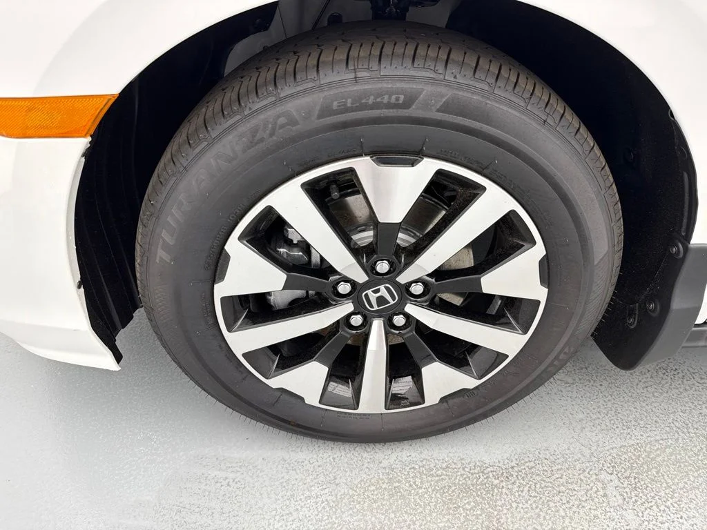 New 2026 Platinum White Pearl Honda EX-L image 4