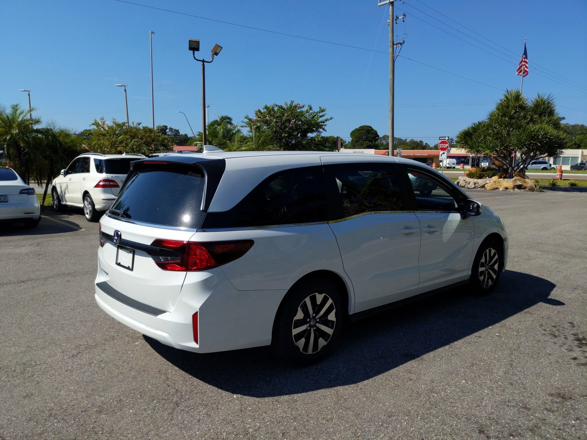 New 2026 Platinum White Pearl Honda EX-L image 6