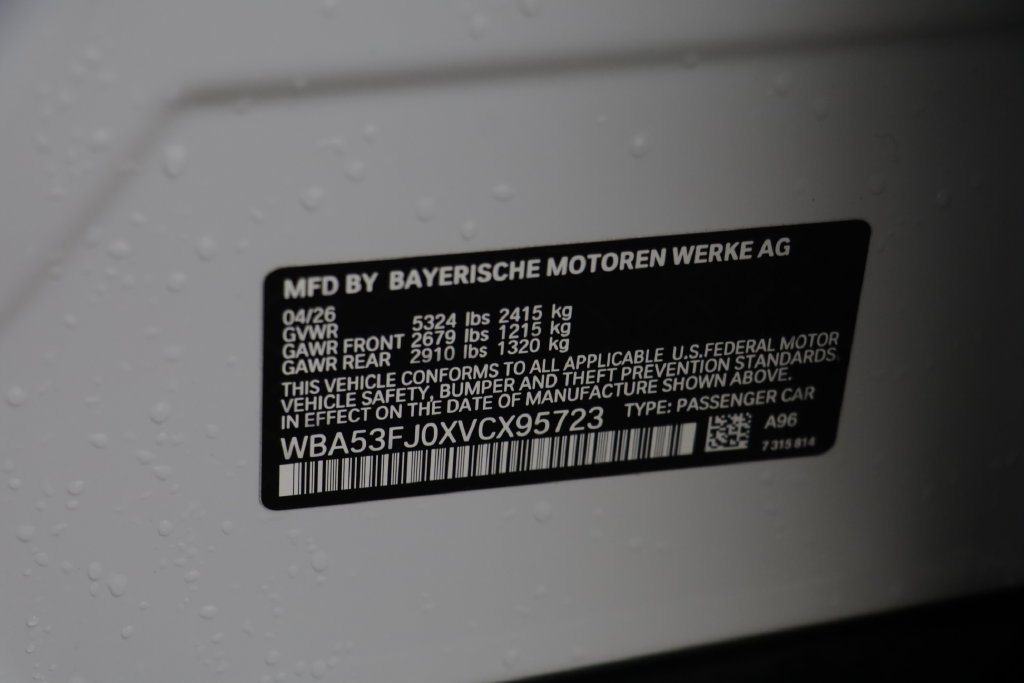 New 2027 Mineral White Metallic BMW 530i xDrive image 24