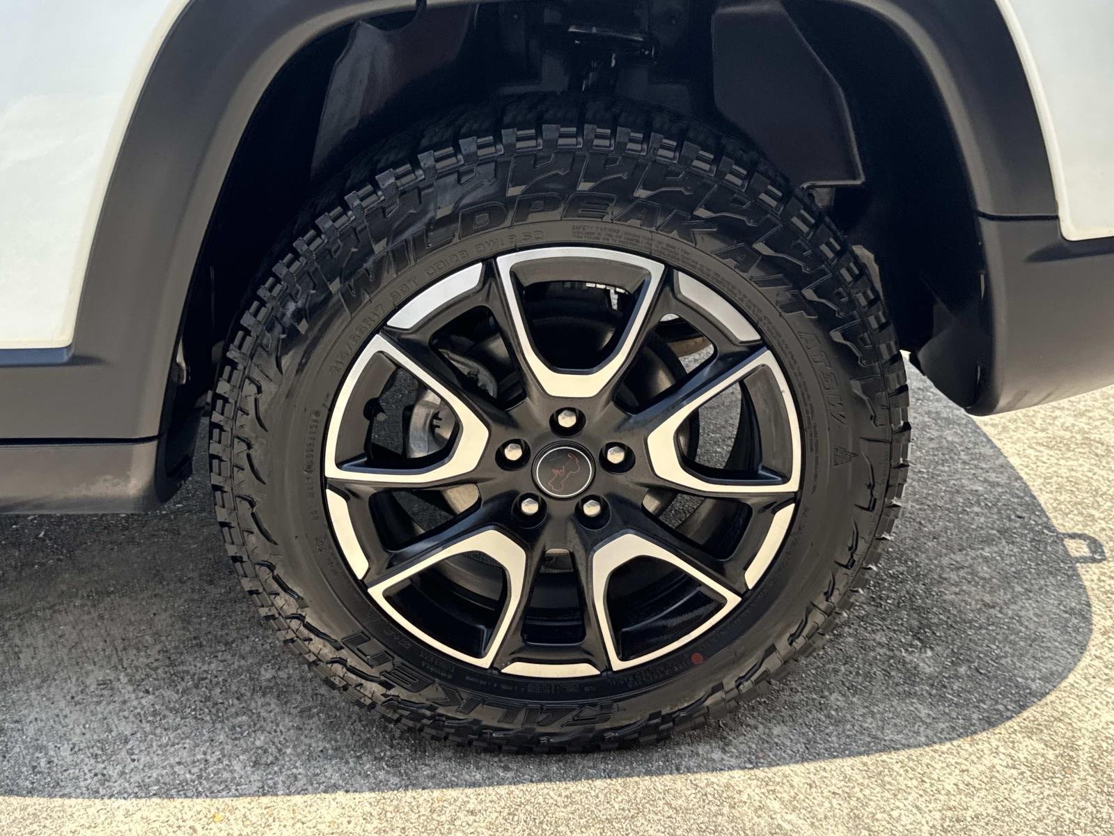 Used 2025 White Jeep Trailhawk image 4
