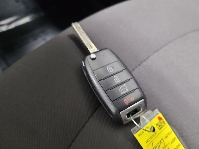 Used 2015 Titanium Gray Kia  image 22