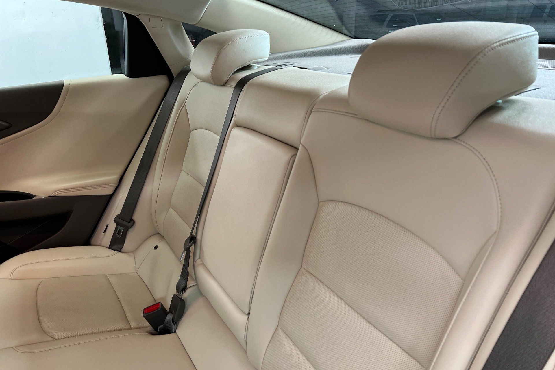 Used 2024 Lakeshore Blue Metallic Chevrolet LT image 21