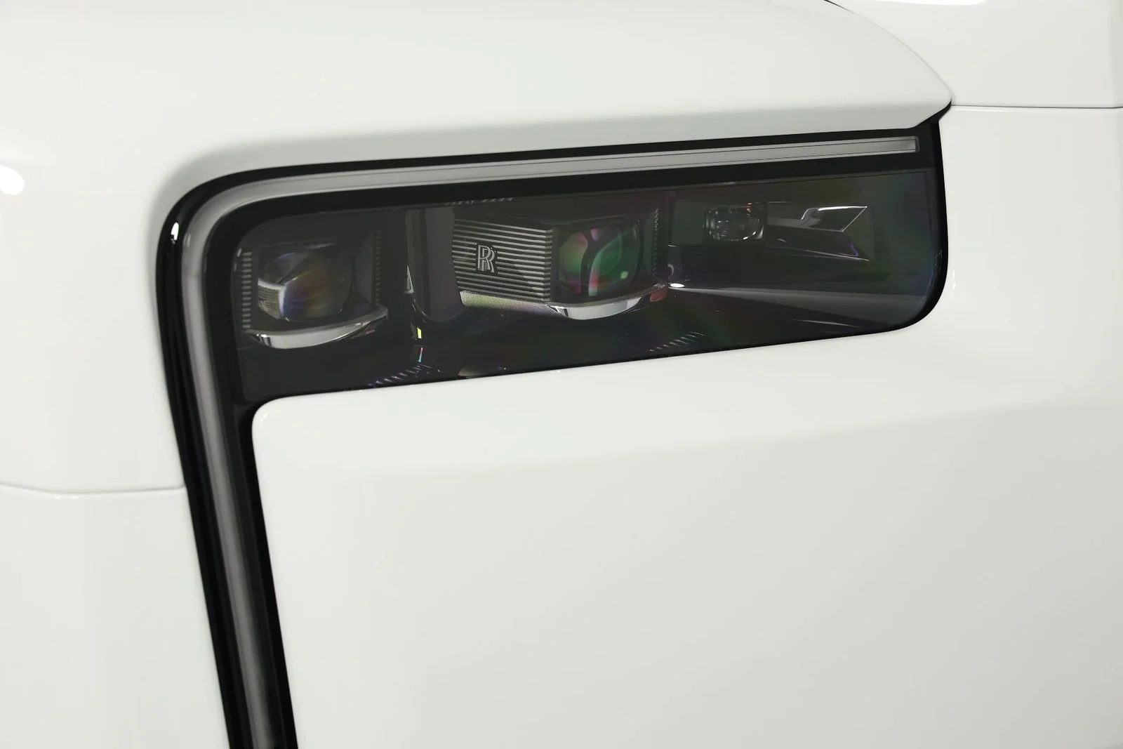 New 2026 Arctic White Rolls-Royce  image 29
