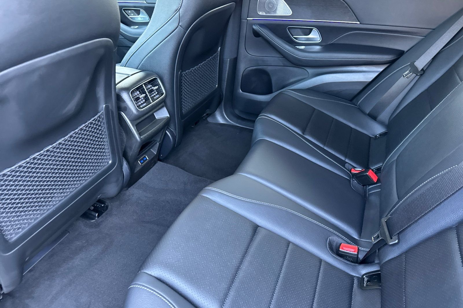 New 2026 MANUFAKTUR Alpine Grey Mercedes-Benz GLE 450 image 12