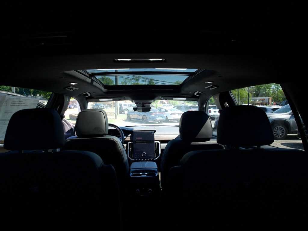 2026 GMC Acadia Denali Ultimate - Photo 21