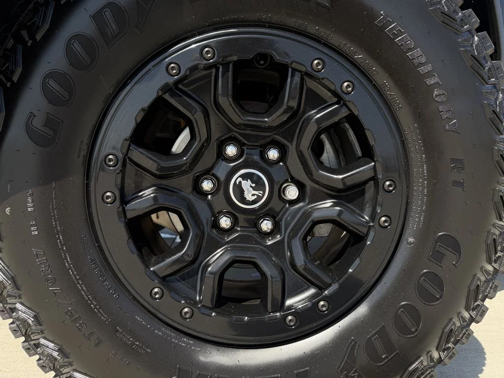 Used 2022 Black Ford Wildtrak image 9