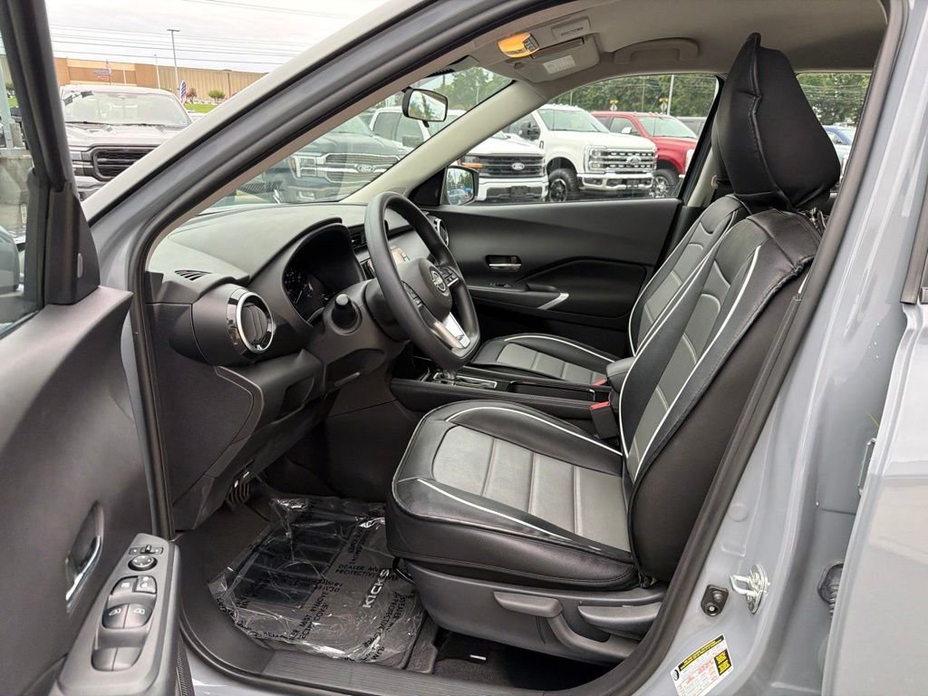 Used 2024 Boulder Gray Metallic Nissan SV image 11