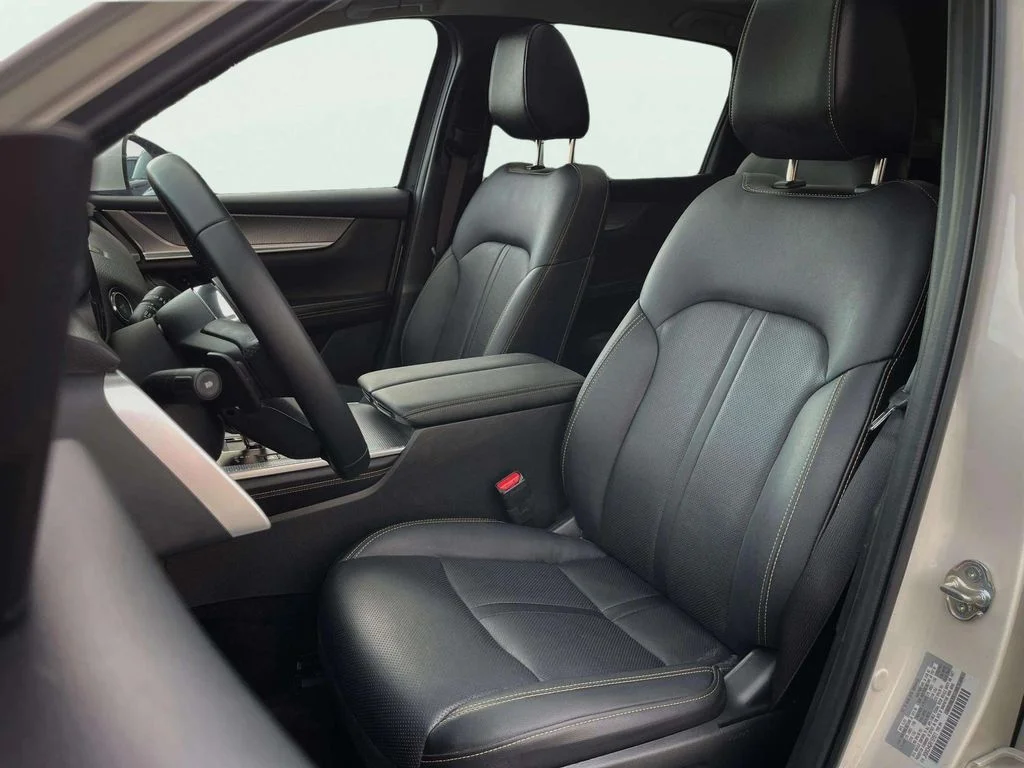 Used 2024 Rhodium White Premium Mazda Premium image 24