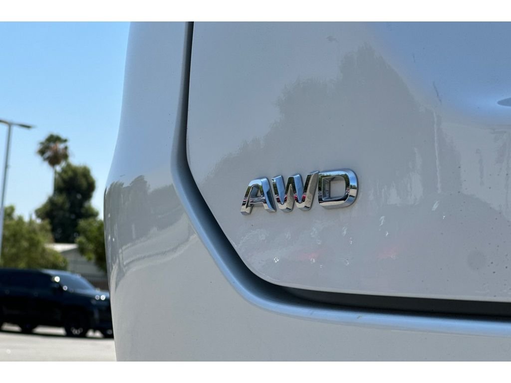 Used 2025 Platinum White Pearl Honda Touring image 55