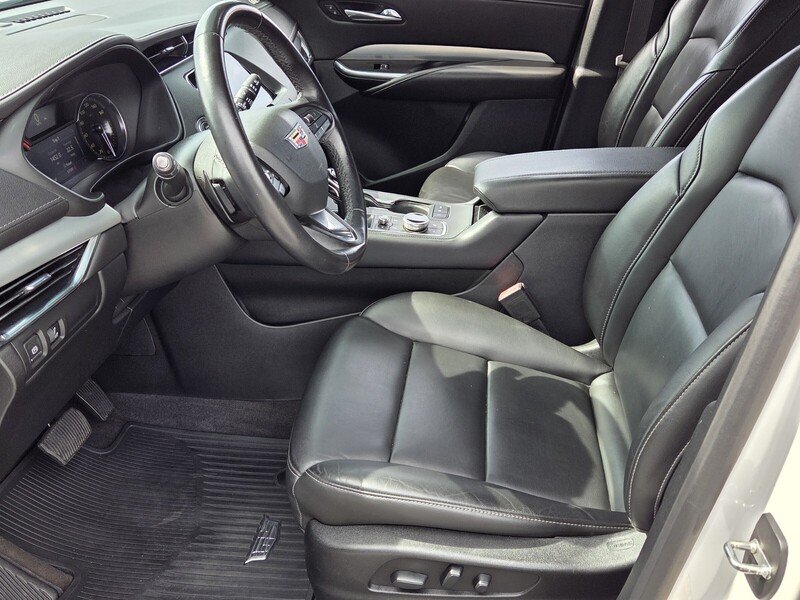 Used 2020 Crystal White CADILLAC FWD 4DR PREMIUM LUXURY image 10