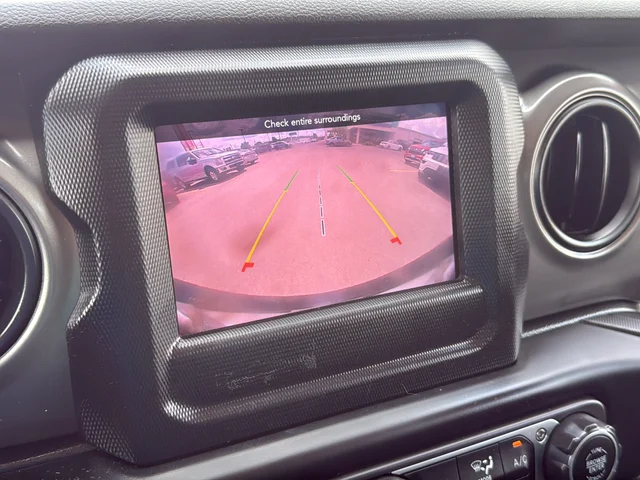 Used 2023 Red Jeep Sport S image 24